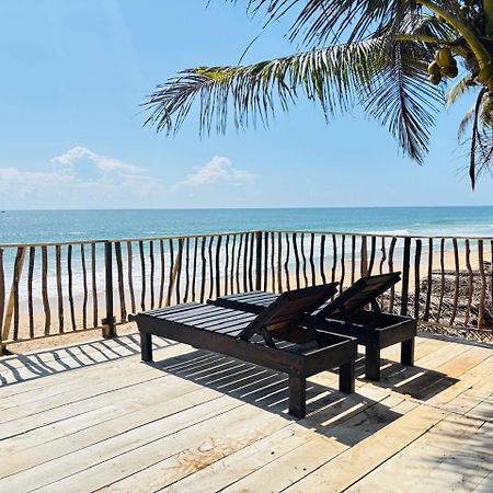 Mirage Beach House At Morava Court Хиккадува Экстерьер фото