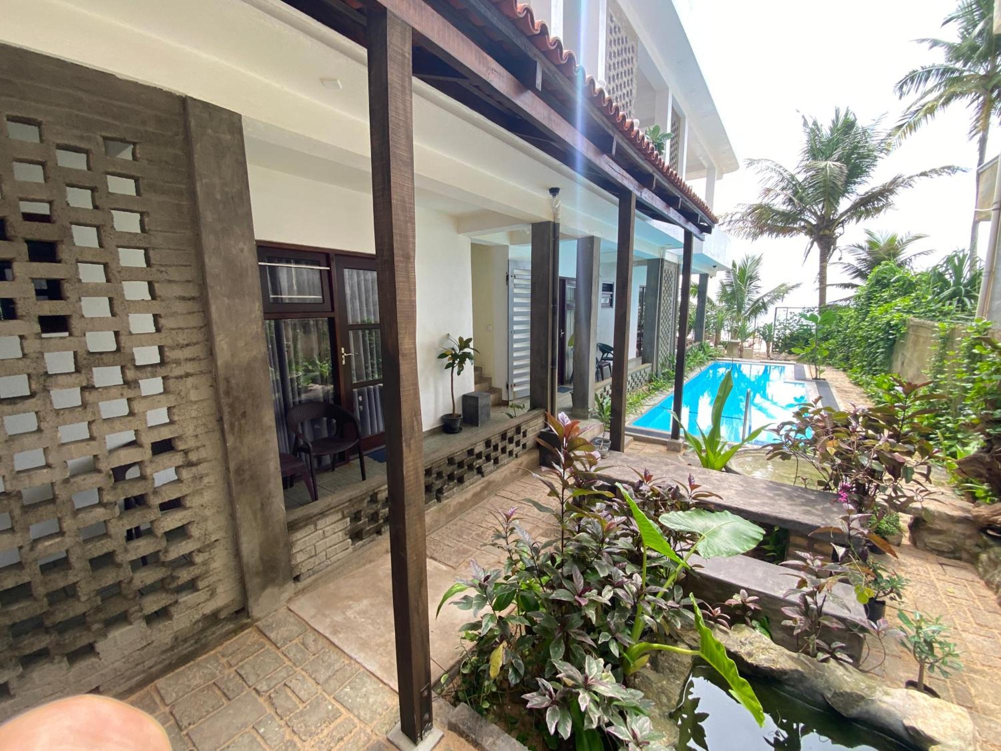 Mirage Beach House At Morava Court Хиккадува Экстерьер фото