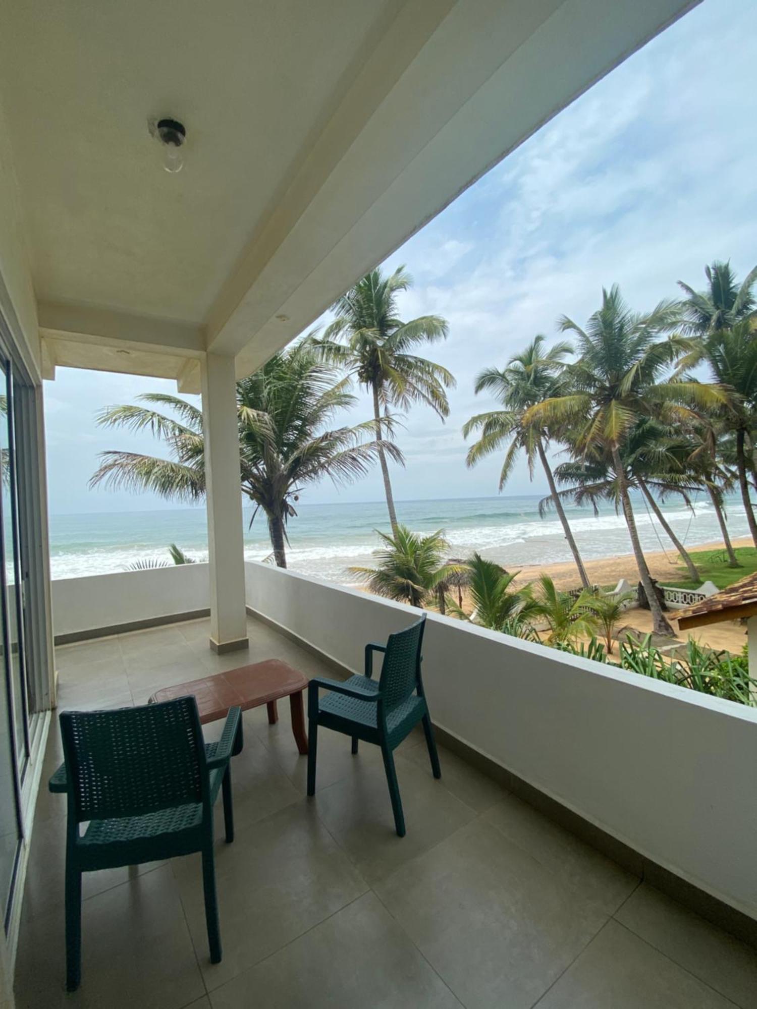 Mirage Beach House At Morava Court Хиккадува Экстерьер фото
