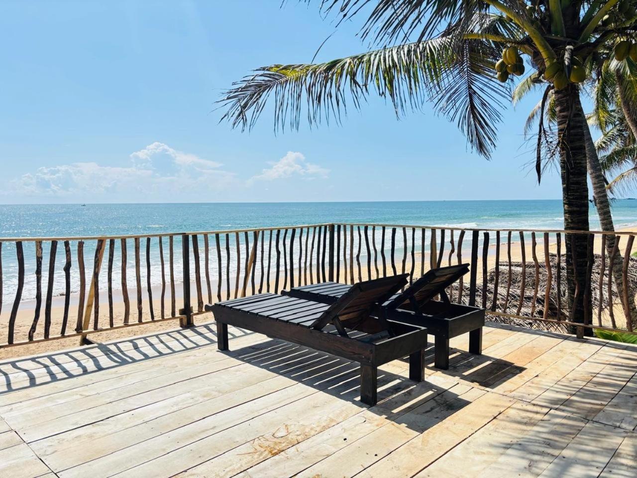Mirage Beach House At Morava Court Хиккадува Экстерьер фото